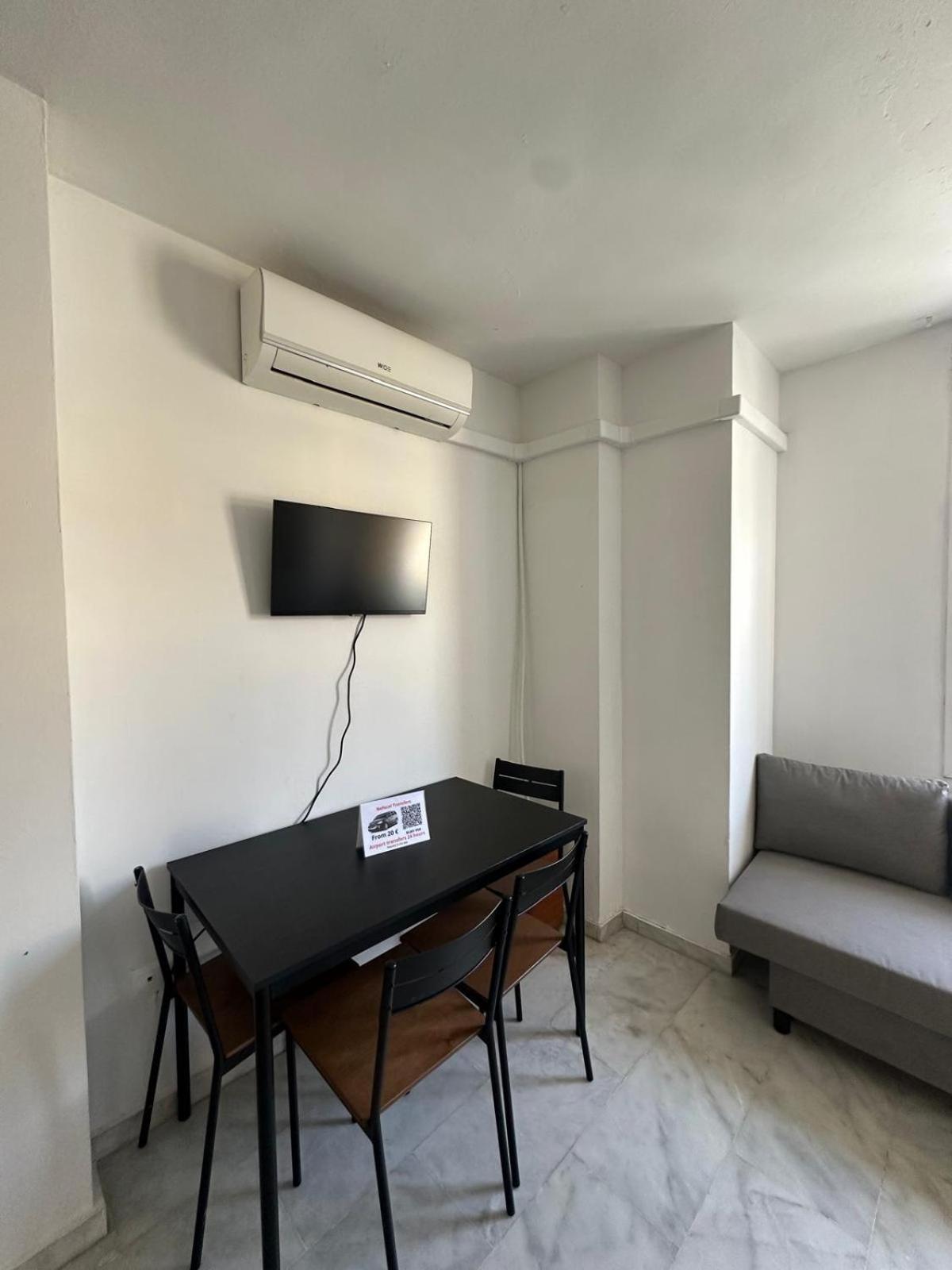 Apartamentos Playa Huelin 말라가 외부 사진